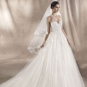 White One by Pronovias Wedding Dress Sonia